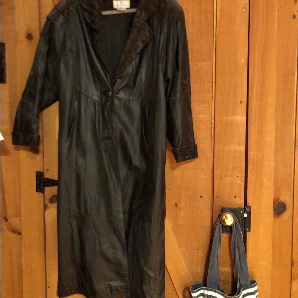 Maggie Lawrence Vintage Leather coat sz small